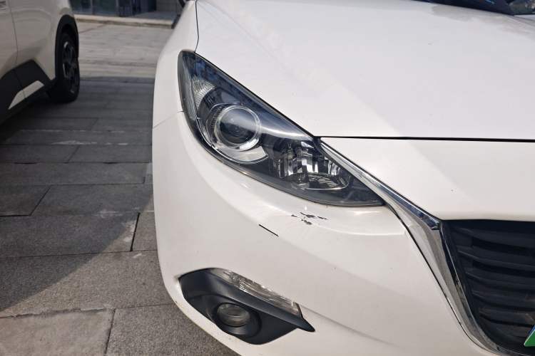 Used Mazda Mazda 3 Axela 2014 Sedan 1.5L Automatic Luxury Model