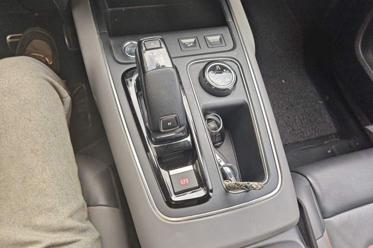 Used Citroen C5 AIRCROSS 2017 380THP Luxury Model Gear Lever