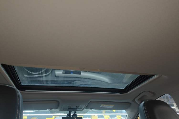 Used Toyota RAV4 2016 2.0L CVT Two-Wheel Drive Smart Edition China V Standard Headliner