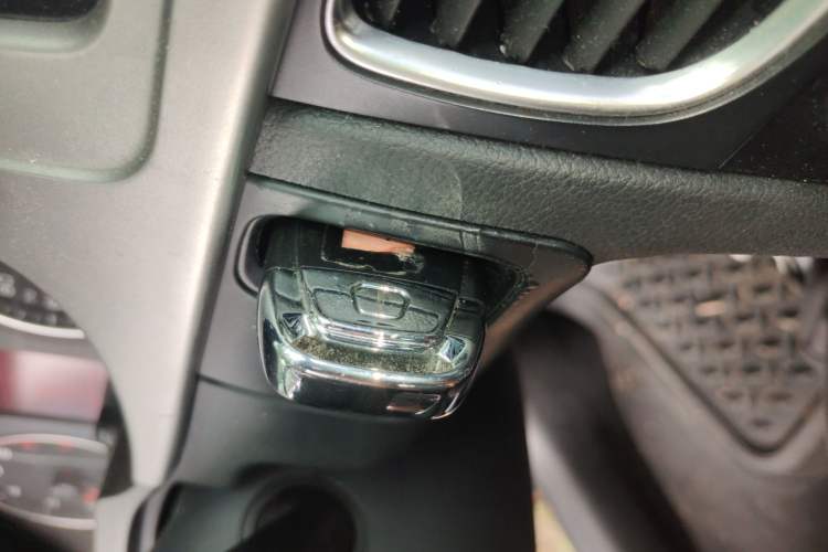 Used Audi A4L 2011 2.0 TFSI Standard Model Vehicle Key