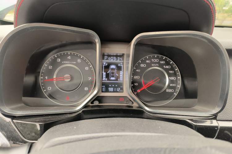 Used Zotye Domy X5 2015 1.5T CVT ZhiXian Model China IV Standard
