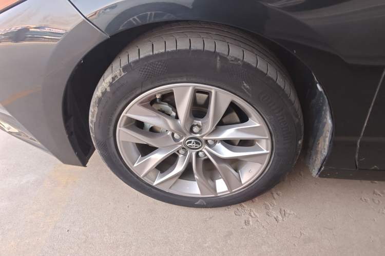 Used Toyota Avalon 2019 Dual-Engine 2.5L Luxury Edition China VI Standard
