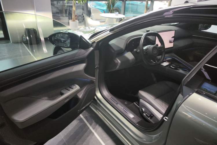 Used Zeekr 001 2024 WE Edition 95 kWh All-Wheel Drive Driver Seat