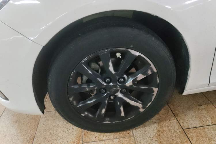 Used Chevrolet Malibu 2017 1.5T Automatic Luxury Edition Left Front Wheel Hub