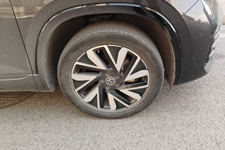 Used Volkswagen Tayron 2023 330TSI Two-Wheel-Drive R-Line High-Energy Version Right Front Wheel Hub