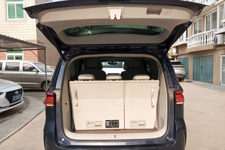 Used Roewe iMAX8 2023 400TGI Comfort Edition