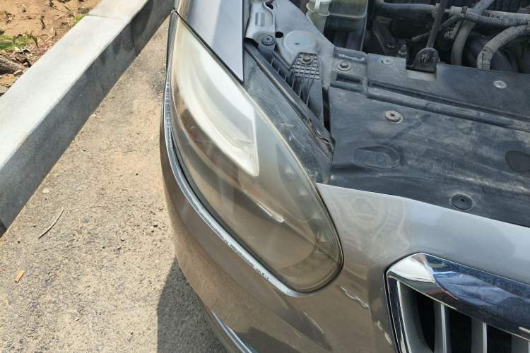 Used Brilliance H530 2011 1.6L Manual Luxury Model Right Front Headlight