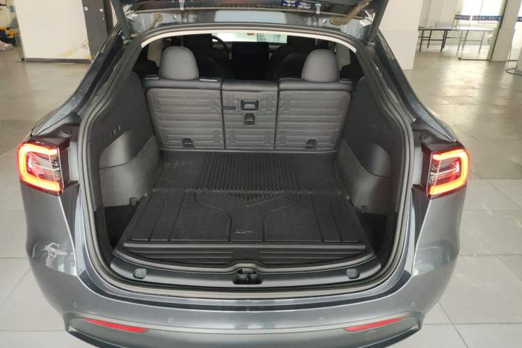 Used Tesla Model Y 2021 Long-Range All-Wheel-Drive Version