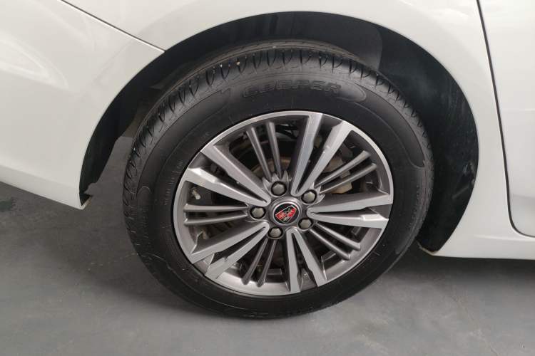Used Roewe i5 2019 1.5L Manual 4G Connectable Langhao Edition Right Rear Wheel Hub