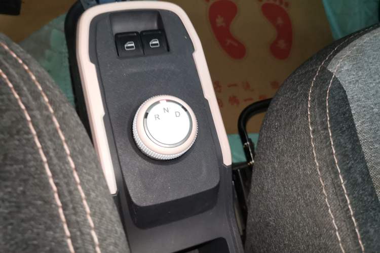 Used Chery New Energy QQ Ice Cream 2022 170km Sundae Phosphate Lithium-Ion