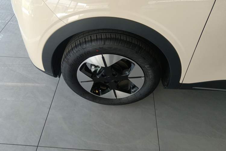 Used Geely Galaxy Geome 2025 310km Dream Edition Exterior 4