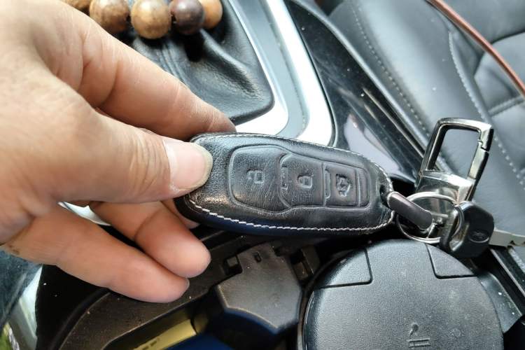 Used Ford Edge 2016 EcoBoost 245 Two-Wheel-Drive Titanium 7-Seater
