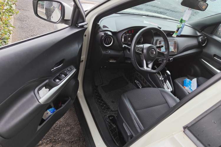 Used Nissan Kicks 2019 1.5L CVT Smart Connect Luxury Edition
