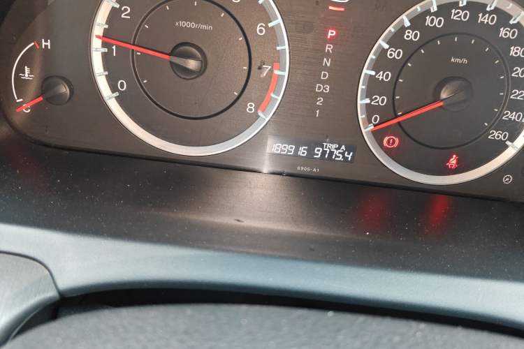 Used Honda Accord 2012 2.0L SE Odometer Close Up