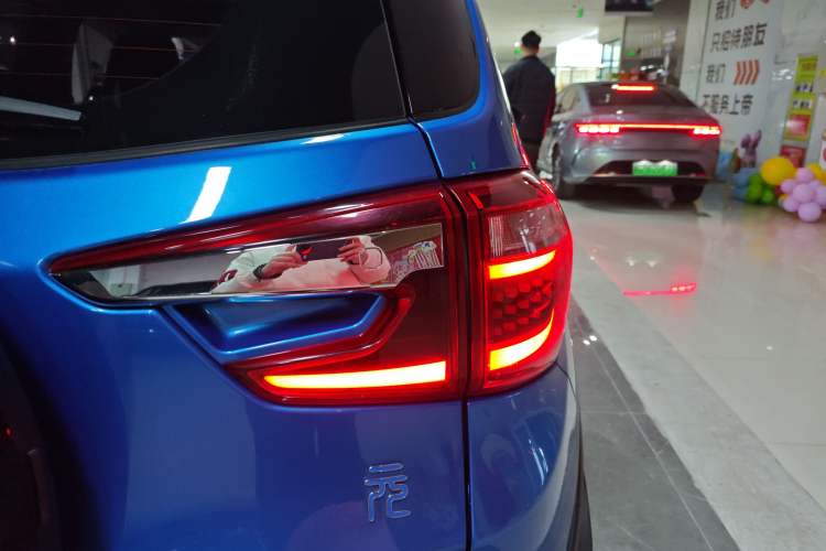 Used BYD Yuan New Energy 2018 EV360 Smart Connected Cool Model