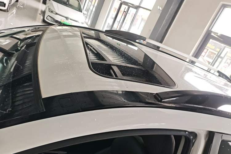 Used Haval H6 2016 Upgraded Model 1.5T Automatic Two-Wheel Drive Elite Version Roof