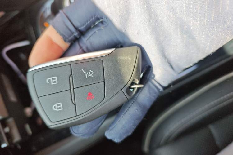 Used Buick Envision 2021 Encore Plus 652T Five-Seat All-Wheel-Drive Luxury Model Vehicle Key