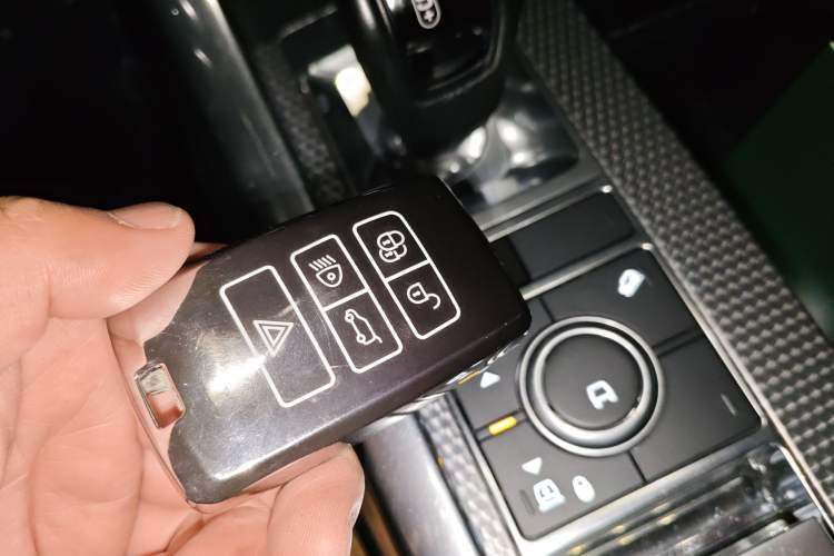 Used Land Rover Range Sport 2018 3.0 SC V6 HSE DYNAMIC Vehicle Key
