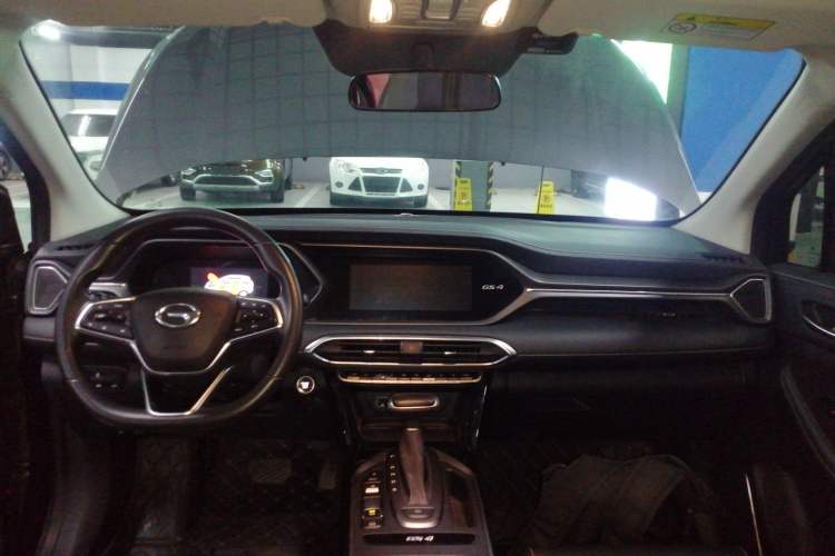 Used GAC Trumpchi GS4 2021 270T Automatic Elite Tech Edition Center Console