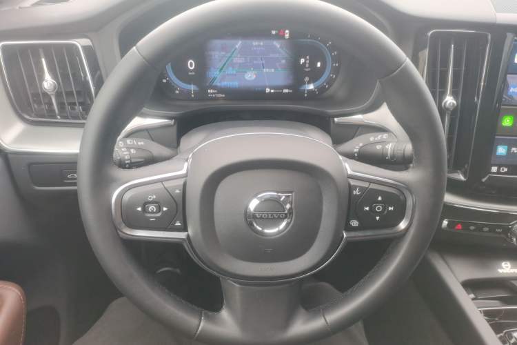 Used Volvo XC60 2023 B5 4x4 Smart Luxury Edition
