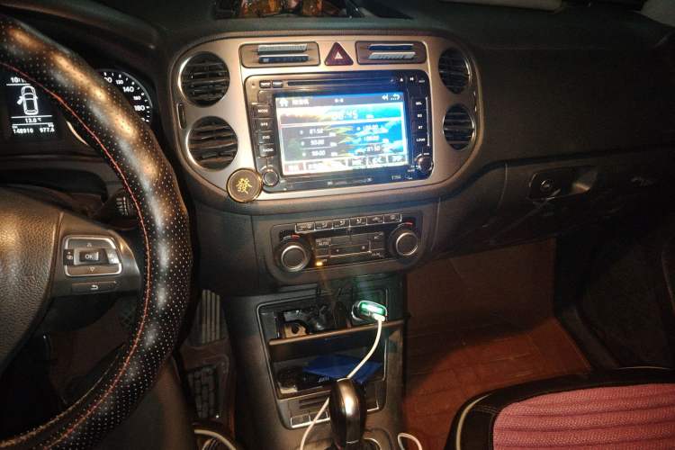 Used Volkswagen Tiguan 2012 1.8TSI Automatic Two-Wheel Drive Trend Edition Audio And AC Panel