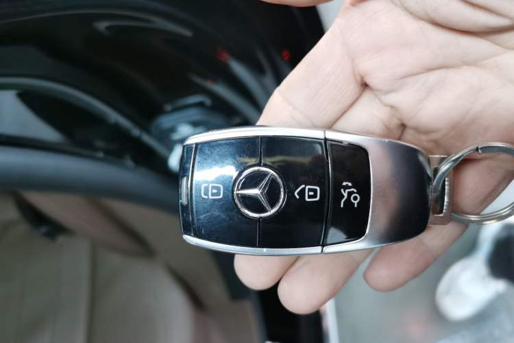 Used Mercedes-Benz E-Class New Energy 2023 E 350 e L Plug-in Hybrid Sedan