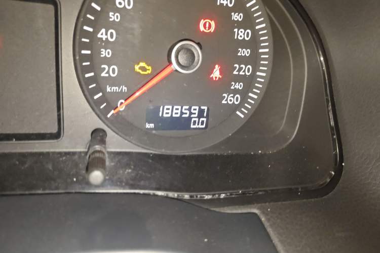 Used Volkswagen Passat 2011 2.0L Manual Luxury Version