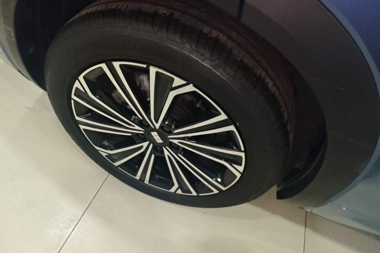 Used Geely Galaxy Xingjian 7 EM-i 2025 120km Flagship Edition