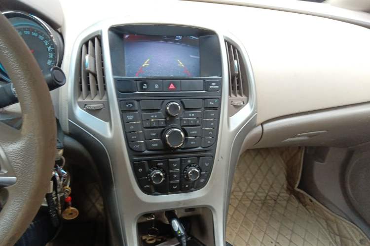 Used Buick GT 2013 GT 1.6L Manual Entry-Level Model Audio And AC Panel