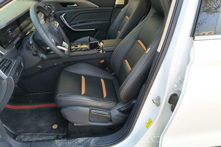 Used Bestune T77 2019 230 TID Automatic Prestige Version China V Emission Standard
