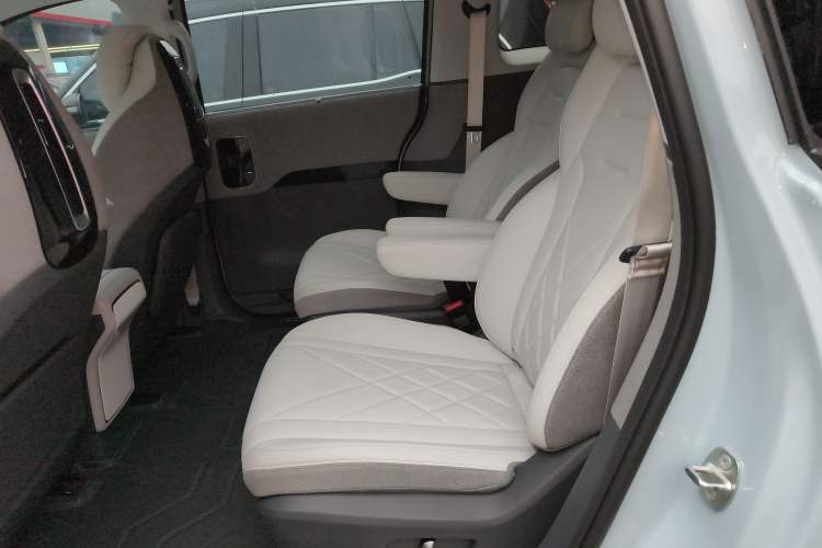 Used ARCFOX Kaola 2023 Family Edition Pro
