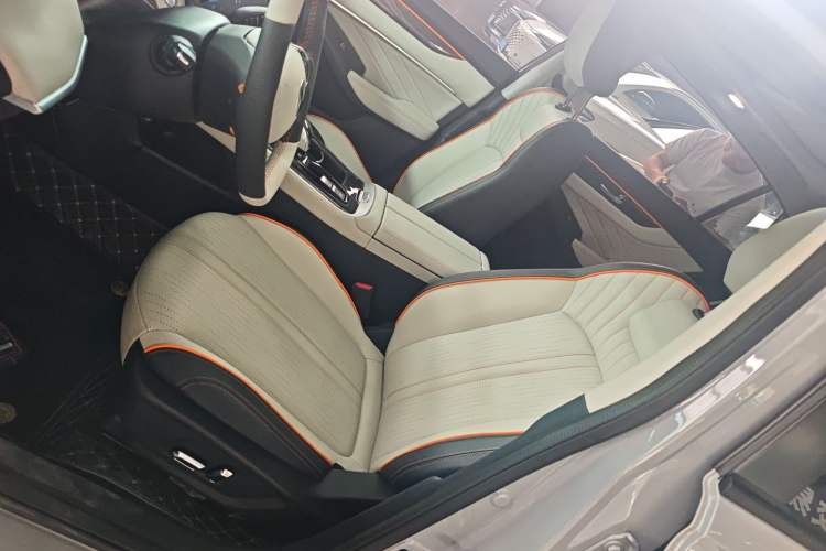 Used Dongfeng Aeolus Yixuan MAX 2023 1.5T Super Cool Trendy Dad Edition Left Front Seat