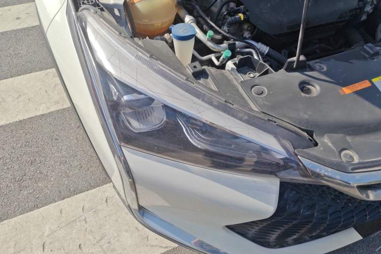 Used Dongfeng Aeolus Yixuan GS 2020 230T Automatic Yueyu Version Right Front Headlight