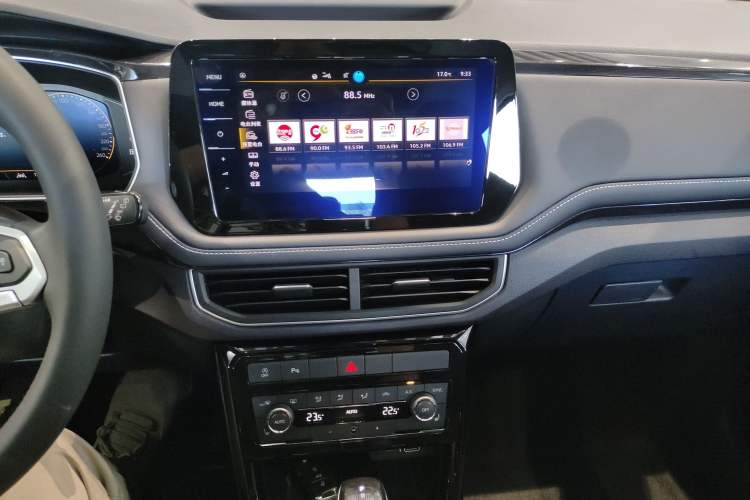 Used Volkswagen Tharu 2025 NewRui 300TSI Prestige Edition
