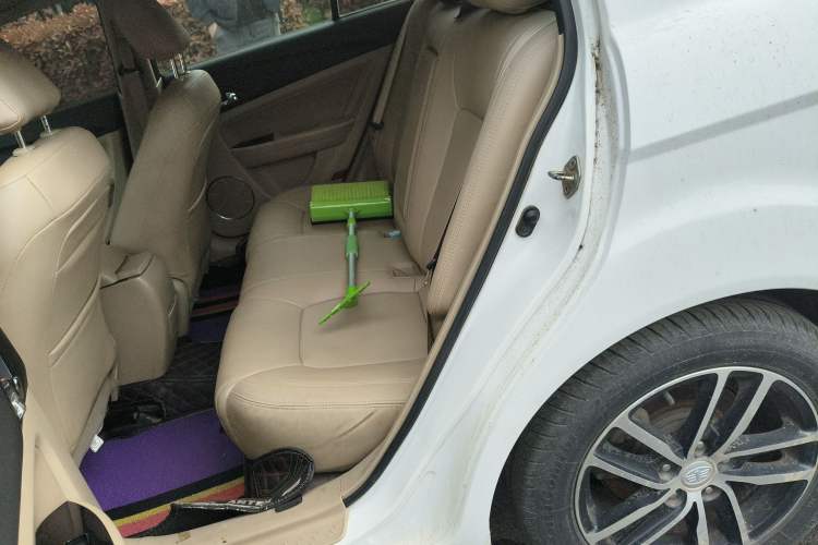 Used Bestune B50 2013 1.6L manual luxury version Left Rear Seat