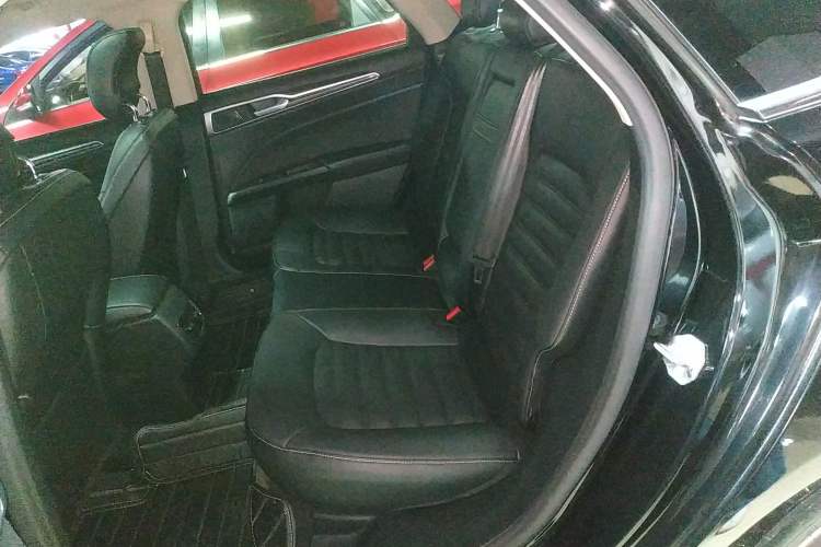 Used Ford Mondeo 2017 EcoBoost 180 Stylish Model Left Rear Seat