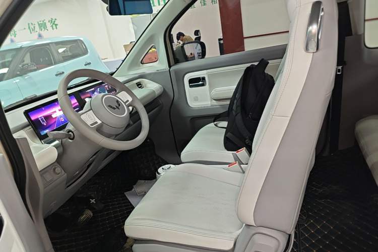 Used Wuling Air ev 2023 - Four Seats - Advanced Edition
