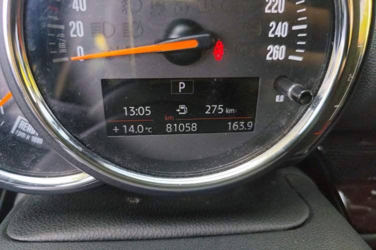 Used MINI Clubman 2016 Revised Version 1.5T COOPER Connoisseur Edition Odometer Close Up