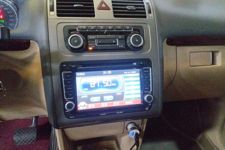 Used Volkswagen Touran 2011 1.4T DSG ZhiZhen Edition 7-Seater
