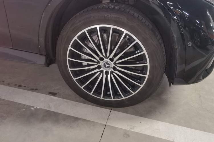 Used Mercedes-Benz GLC Coupe 2024 GLC 300 4MATIC Coupe SUV Right Front Wheel Hub