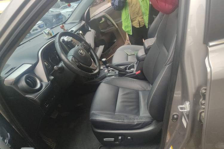 Used Toyota RAV4 2016 2.0L CVT Two-Wheel Drive Smart Edition China V Standard