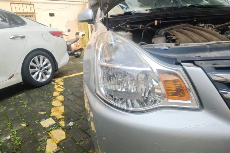Used Nissan Sylphy 2016 Classic 1.6XE Manual Leading Edition Right Front Headlight