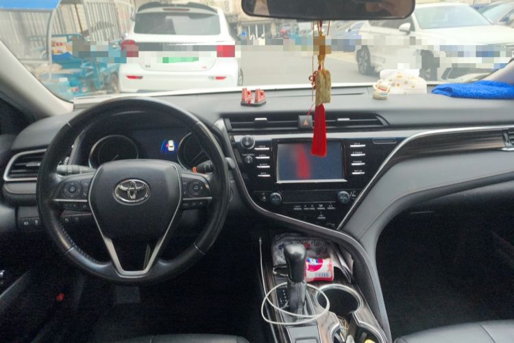 Used Toyota Camry 2018 2.0G Luxury Edition
