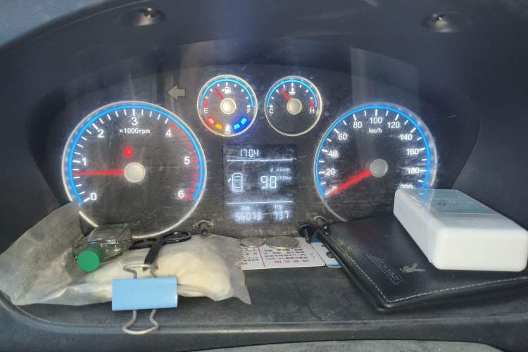 Used Foton Toano 2023 Joy Elephant Multi-Function 2.0T Manual Long-Wheelbase Mid-Roof Model with Single Rear Tire Available in 5/6/7/9-Seater Configurations