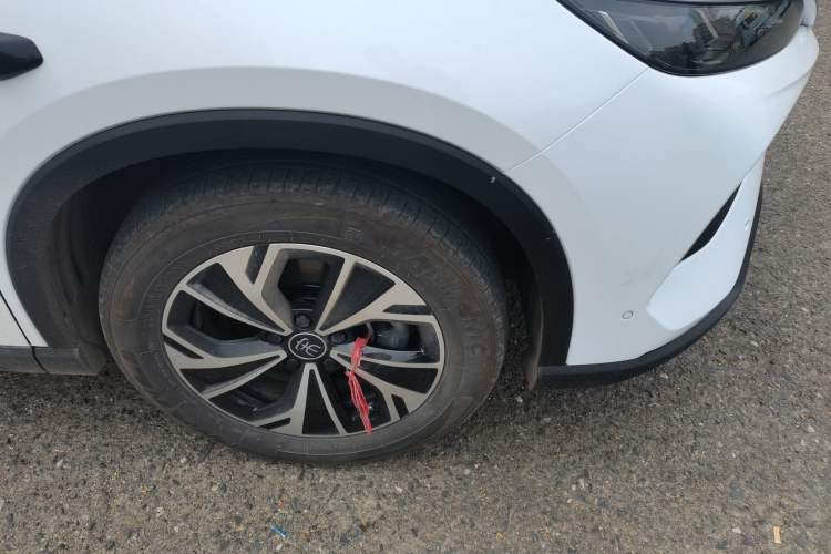 Used BYD Song Pro New Energy 2025 2nd Generation Intelligent Driving Version DM-i 75KM Leading Edition Right Front Wheel Hub