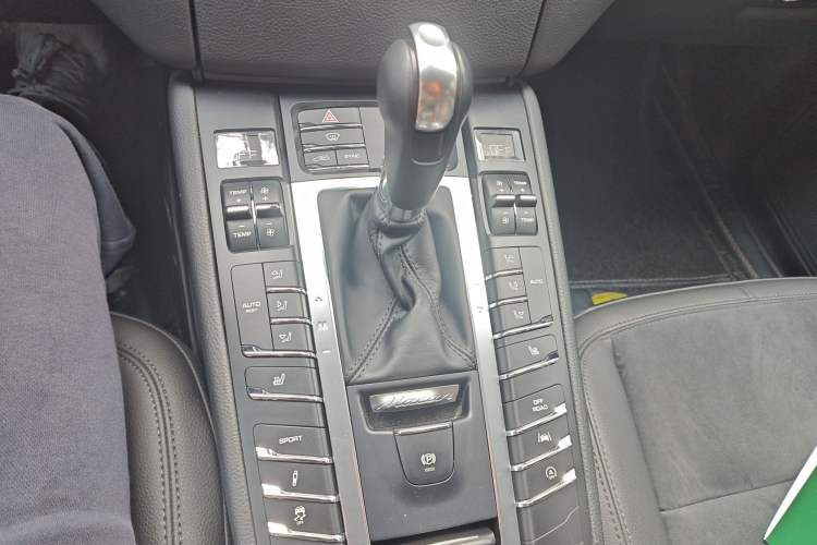 Used Porsche Macan 2017 Macan 2.0T Gear Lever