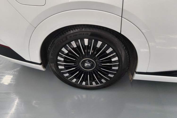 Used XPeng X9 2025 740 Ultra-Long Range Max