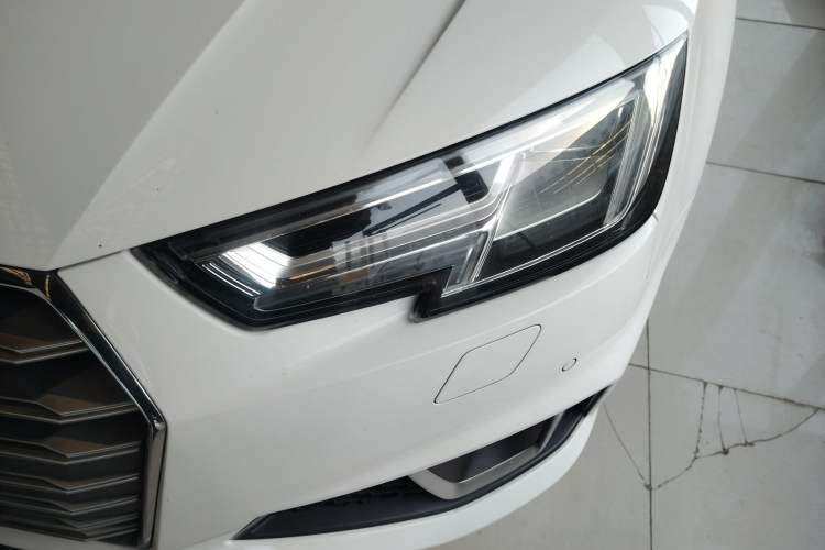 Used Audi A4L 2019 40 TFSI Fashion Version China V