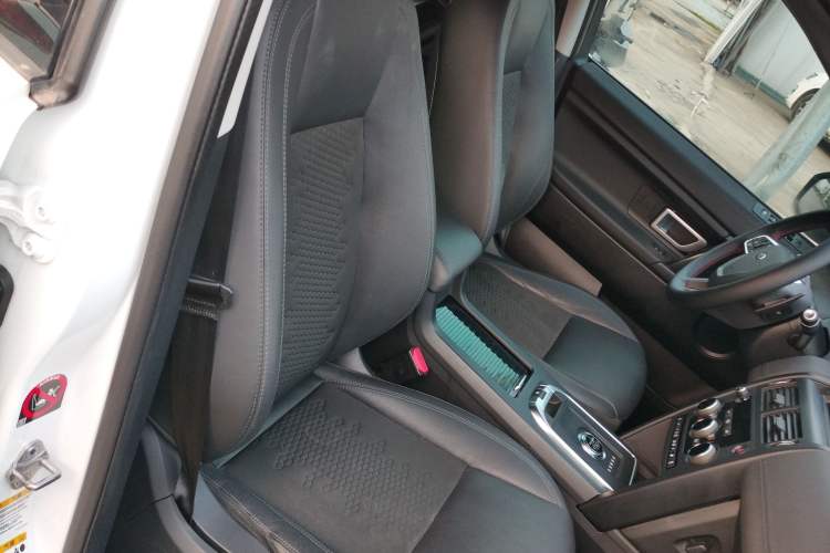 Used Land Rover Discovery Sport 2018 240 PS PURE Edition
