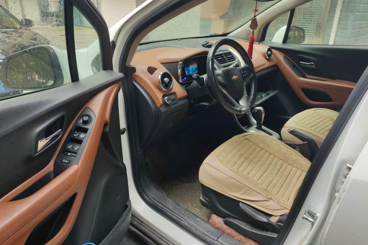 Used Chevrolet Trax 2016 1.4T Automatic Two-Wheel Drive Luxury Version Driver Seat